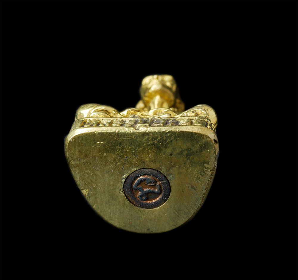 17Sep24 (95)ap.jpg - รูปหล่ออุดกริ่ง หลวงปู่อ้าว วัดสนามชัย ต.ตลาดหลวง อ.เมือง จ.อ่างทอง เนื้อทองทิพย์ ทองระฆัง อุดกริ่ง โค๊ต นะ พระเก่าสวย มวลสารดี น่าเก็บสะสมบูชา พร้อมก [..] | https://kamulet.in.th